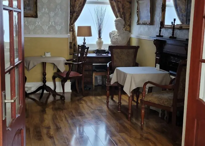 J\'S Mayfair Guest House