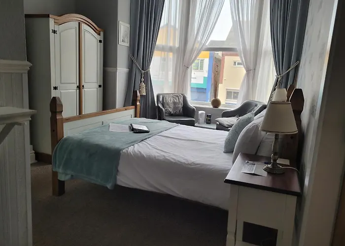 J\'S Mayfair Guest House